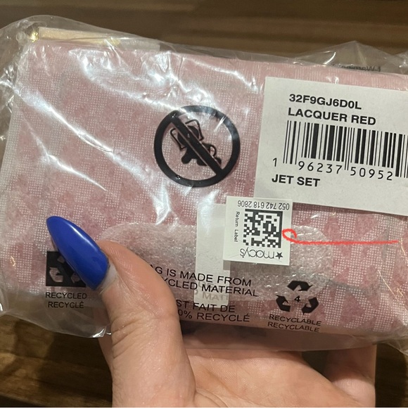 Michael Kors Small Pebbled Leather Wallet - Lacquer Red - NWT - Picture 7 of 8